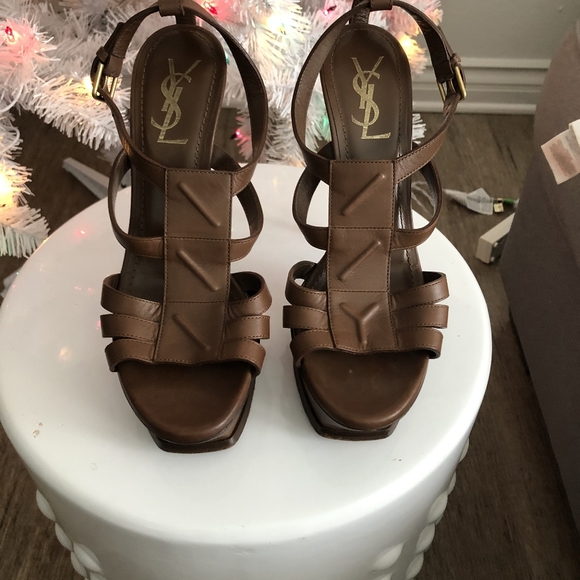 Platforms - Picture 2 of 3